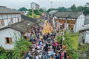 名记：篮网热火湖人雄鹿国王在市场上很活跃 丁威迪洛瑞多队有意